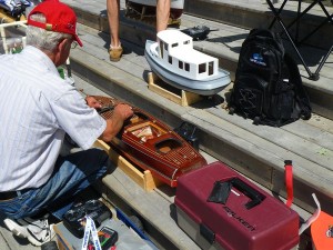 Hooking up the battery pack getting ready to put her in the water