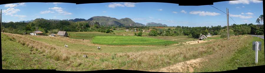 35-on-the-road-a-few-km-from-vinales