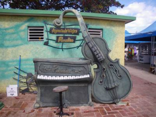 002-varadero-artisan-market